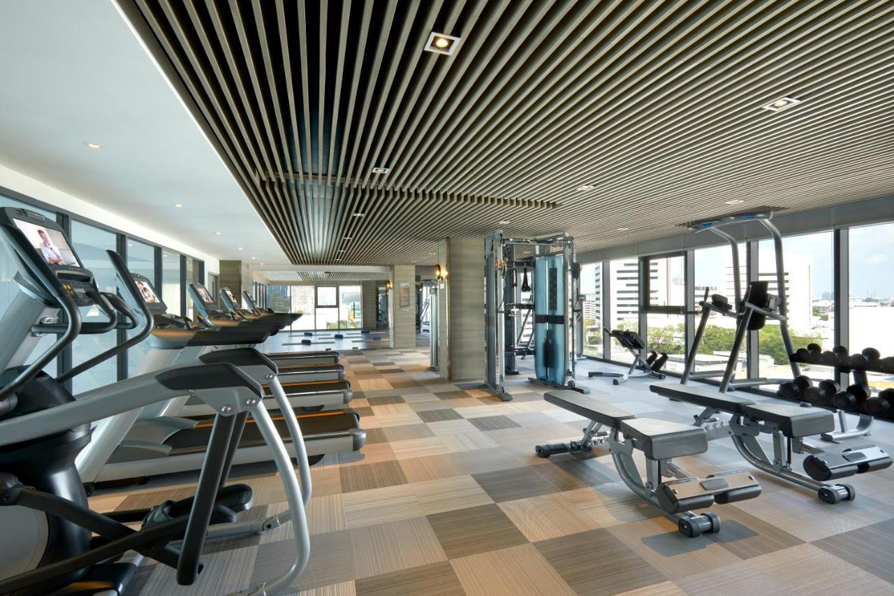 Somerset Rama 9 Bangkok Exterior foto The gym at the 1018 building