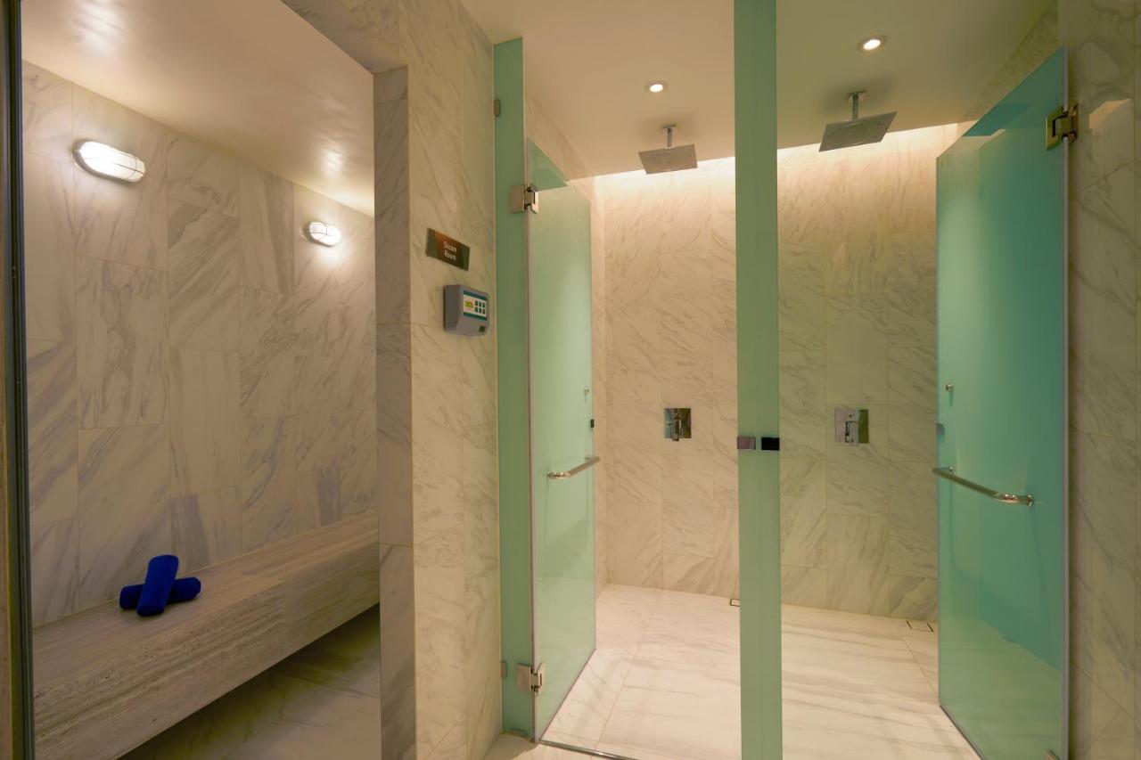 Somerset Rama 9 Bangkok Exterior foto Shower room